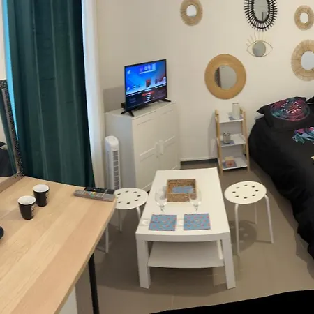 Studio Villejuif 2min de Paris Apartamento Villejuif